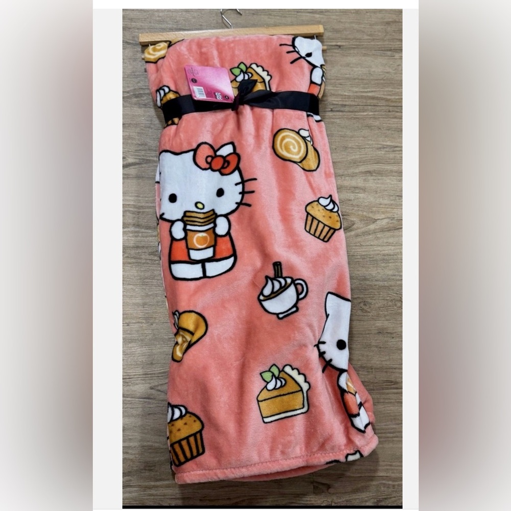 Hello Kitty fall throw Blanket
